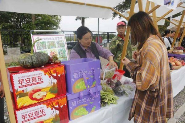 张吧策路 北京延庆冬奥小镇山地徒步公园9月26日开放